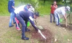 Dua Tahun Tak Terurus, Lingkungan Pemda KBB Kembali Ditata Melalui Kegiatan Jumat Bersih 