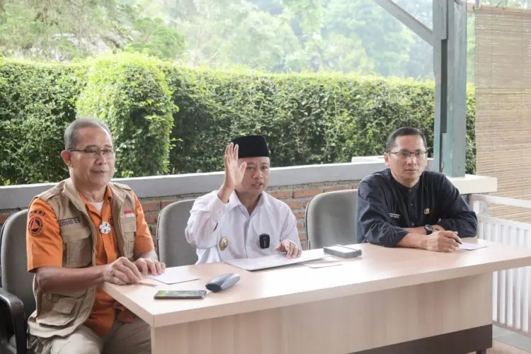 Penanganan Gempa Cianjur, Uu Ruzhanul Usul Rehab Prioritas  Rumah Ibadah dan Sekolah 