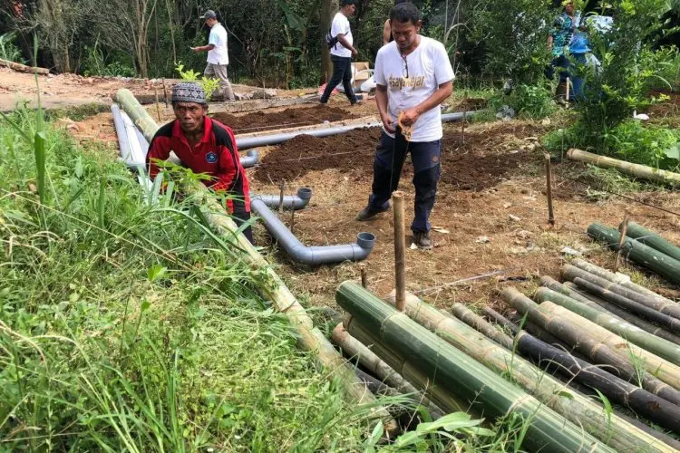 Sambangi Kampung Cibeureum, Daerah Terdampak Longsor Cianjur Paling Parah, Relawan SayaKejar Bangun MCK