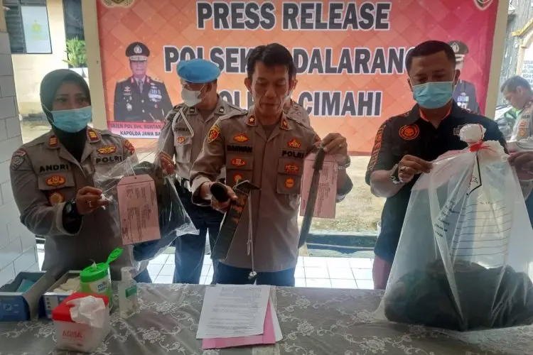 Cekcok Gegara Perkara Utang, Pria Paruh Baya di Ngamprah Tega Bacok Temannya 