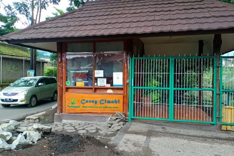 Dampak Cuaca Ekstrem di KBB, Curug Pelangi Terpaksa Ditutup Sementara 