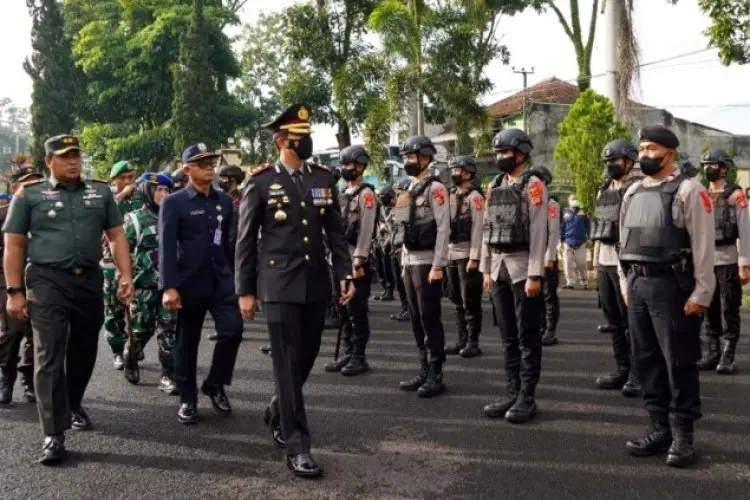 Efek Bom Bunuh Diri Polsek Astanaanyar Bandung, Pengamanan Gereja di Garut Libatkan Jibom, K-9, dan Densus-88