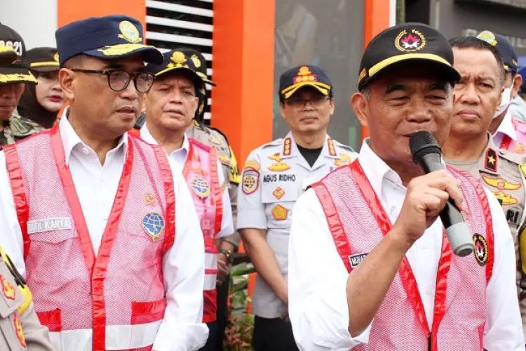 Cuaca Ekstrem, Menko PMK dan Menhub Imbau Wisatawan Waspada Saat ke Kawasan Puncak