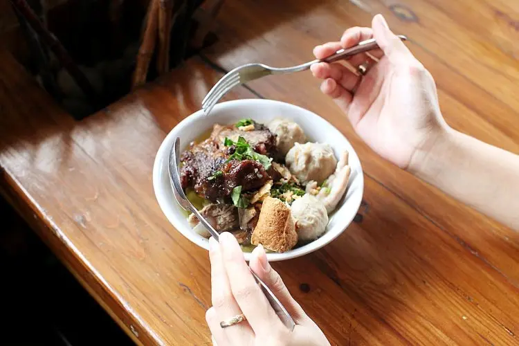 5 Kuliner Hangat yang Sempurna Disantap untuk Temani Saat Musim Hujan