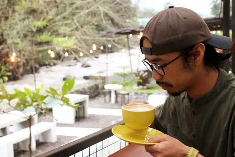 Puas Ngopi di Bromelia Coffe. Pemiliknya Bapak  Kopi Bogor