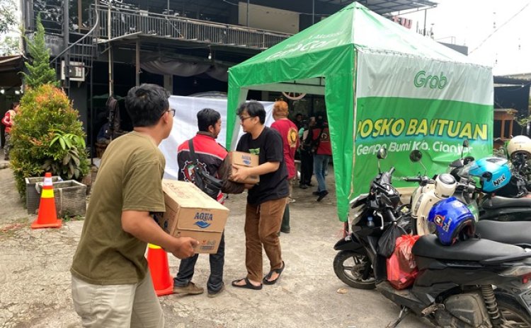 Solidaritas Korban Gempa Cianjur, Grab dan Ovo Serahkan Bantuan Senilai Rp2 Miliar 