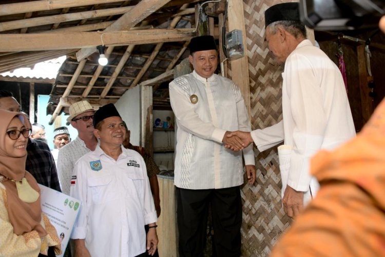 Jabar Caang Terangi Empat Kecamatan di Subang 