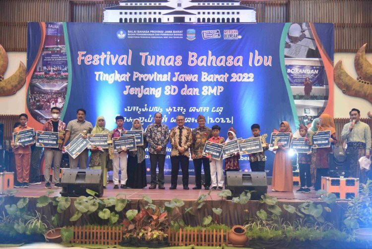 Bikin Bangga, Anak Muda Asal Kota Bandung Juara Tunas Bahasa Ibu