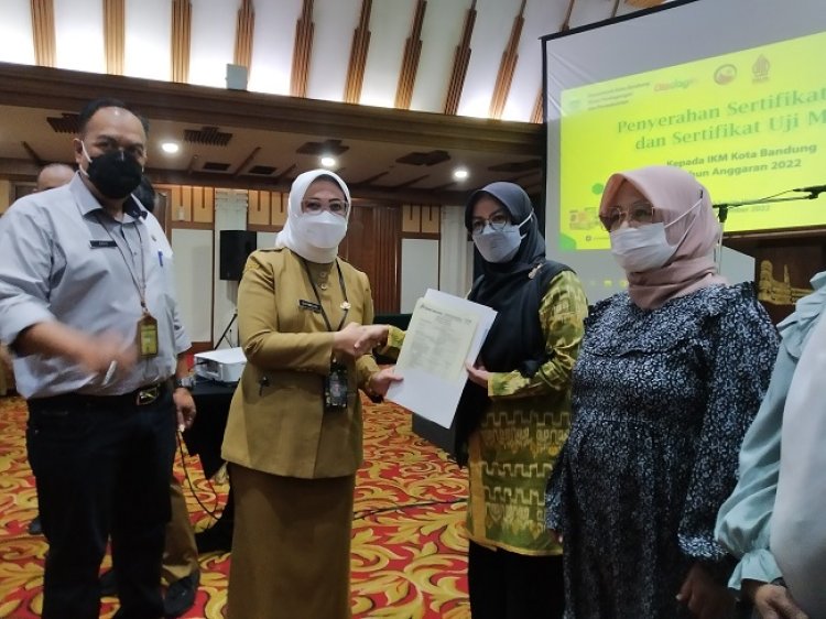 Tingkatkan Daya Saing, 220 Pelaku IKM Mendapat Sertifikat Halal dan Uji Mutu Gratis Dari Pemkot Bandung