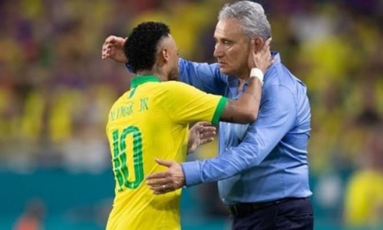 Mantan Pelatih Brasil Tite Mendapat Kritik dari Seseorang yang Merampas Kalungnya