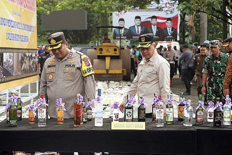 Jelang Pergantian Tahun, Polresta Bogor Musnahkan Ribuan Botol Miras Hasil Operasi Gabungan