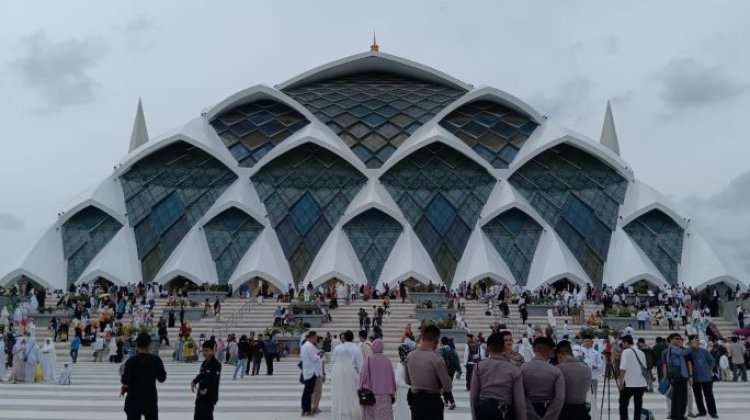 Usai Diresmikan, Ridwan Kamil Ajak Masyarakat dan Ulama Manfaatkan Masjid Raya Al-Jabbar