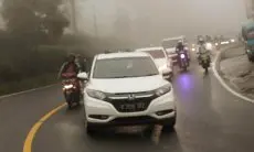 Cuaca Ekstrem, Jarak Pandang di Puncak Pass Hanya Tiga Meter 