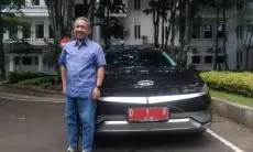 Yana Mulyana Mulai Menggunakan Mobil Listrik Untuk Kendaraan Operasional