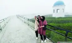 Menikmati Sensasi Rebahan di Awan Bukit Nimo Highland Pangalengan