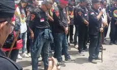 Unjuk Rasa Warnai Persidangan Irfan Suryanagara dan Endang Kusumawaty di PN Bale Bandung
