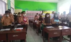 Meski PPKM Dicabut, Siswa SMPN 3 Ngamprah Tetap Konsisten Gunakan Masker