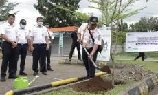 Hari Gerakan Satu Juta Pohon, Daop 2 Bandung Tanam 15 Pohon di Stasiun Kiaracondong