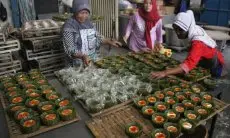 FOTO: Jelang Imlek Produksi Dodol Keranjang Meningkat