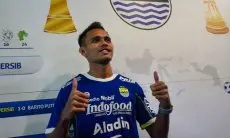 Insya Allah, Rezaldi Hehanussa Bisa Dua Kali Angkat Trofi Juara Bersama Persib