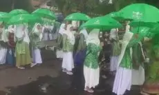Sambut Satu Abad NU, Ratusan Kader Fatayat Hijaukan Jalanan Kota Bogor
