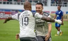 Persib Bandung Kembali di Pucuk Liga 1, Debut Reza Hehanussa Langsung Berikan Assist Gol