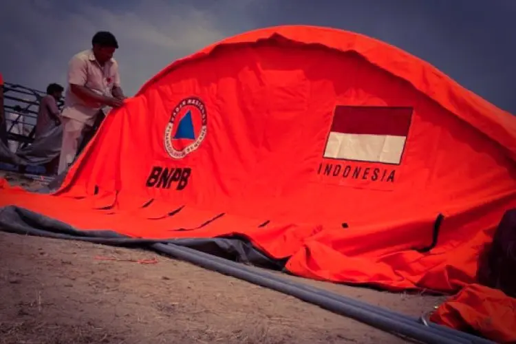 Kritis Tenda Pengungsi, BPBD KBB Terpaksa Perbaiki Satu Tenda Rusak