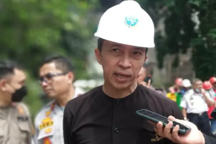 Dedie Minta PKL Naik Kelas, Jalan Pedati Tidak Untuk PKL