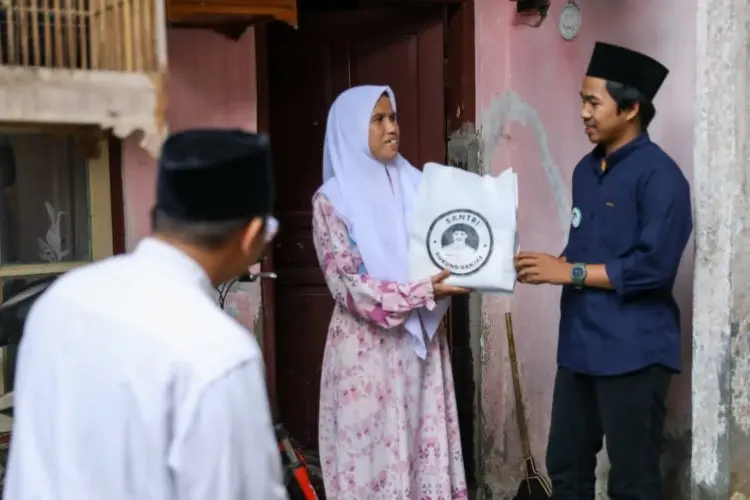 Gerak Cepat Santri Dukung Ganjar Jabar Bantu Ponpes Al-Barkah
