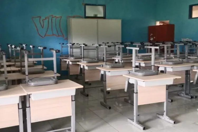 Tingkatkan Kualitas Pelayanan Pendidikan, Disdik KBB Kembali Salurkan Bantuan Sarana Belajar untuk SMPN Satap Lembang Cililin 