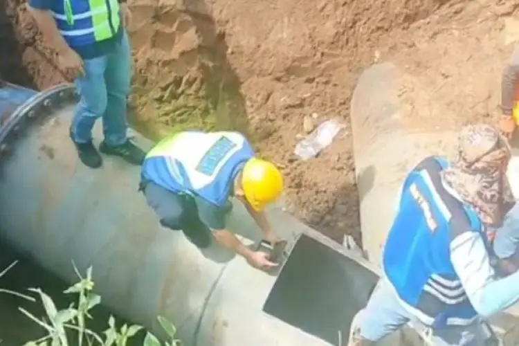 Perumda Tirta Pakuan Lakukan Perbaikan Koneksi Pipa untuk Layanan Pelanggan 