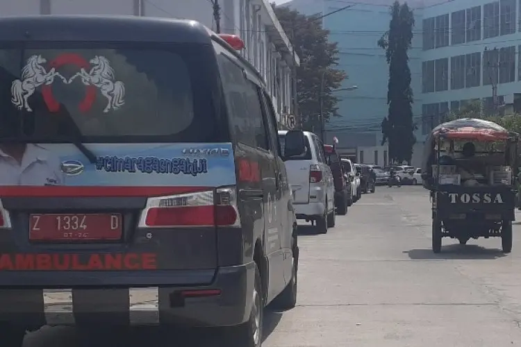 Dishub Kesulitan Tindak Parkir Liar di Jalan RSU Garut 