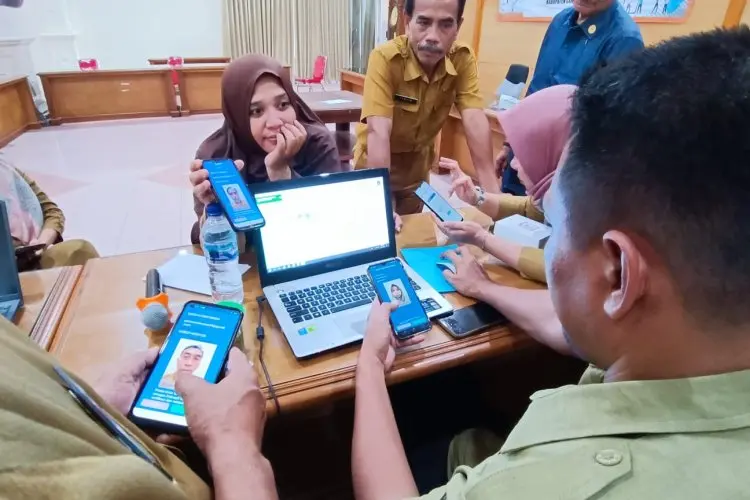 Disdukcapil Kabupaten Cirebon Gencarkan Sosialisasi Penggunaan Identitas Digital