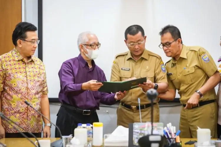 Pemkot Bandung Gunakan Lahan Pasar Caringin untuk Terminal