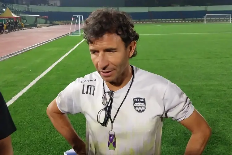 Ini Alasan Luis Milla Tidak Memasukan Nama Nick Kuipers dan Kambuaya Saat Persib Melawan Madura United