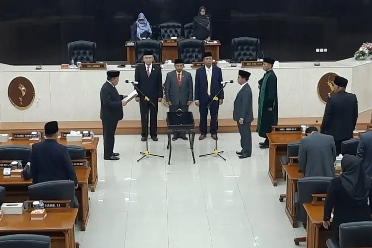 DPRD Jabar Tetapkan Oden Haryadi Sebagai Pengganti Ade Barkah Surahman Lewat PAW