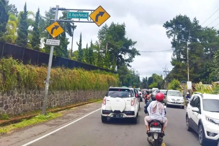 Liburan Imlek, Arus Kendaraan di Kawasan Puncak Lebih Padat Ketimbang Libur Nataru