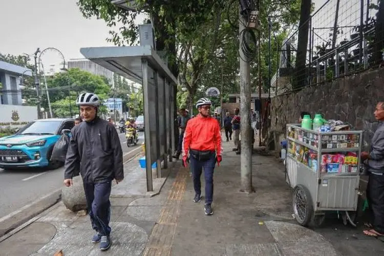 Ema Sumarna: Selain Digembok dan Disegel, Parkir di Trotoar Akan Dikenai Sanksi