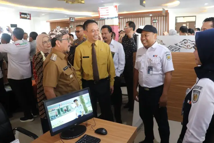 Bupati Cirebon Resmikan Mall Pelayanan Publik