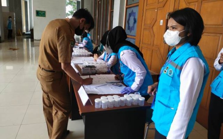 BNNK Bandung Barat Lakukan Tes Urine Terhadap Ratusan ASN KBB, Begini Hasilnya 
