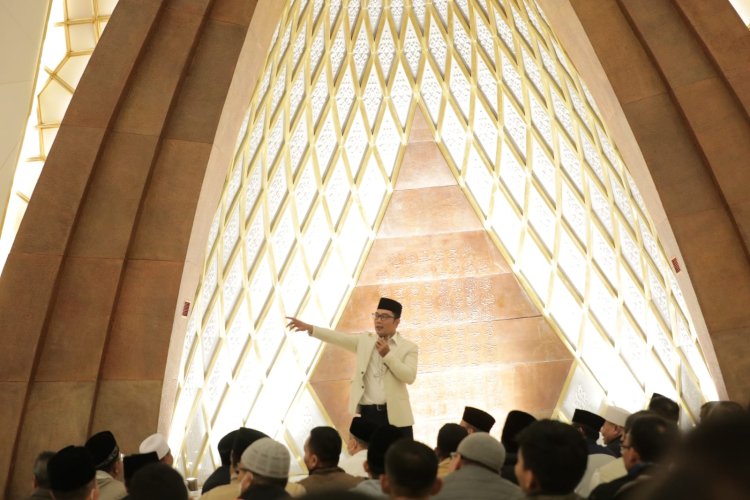 Masjid Al-Jabbar Sudah Diresmikan, Ridwan Kamil Ingatkan Soal Kebersihan