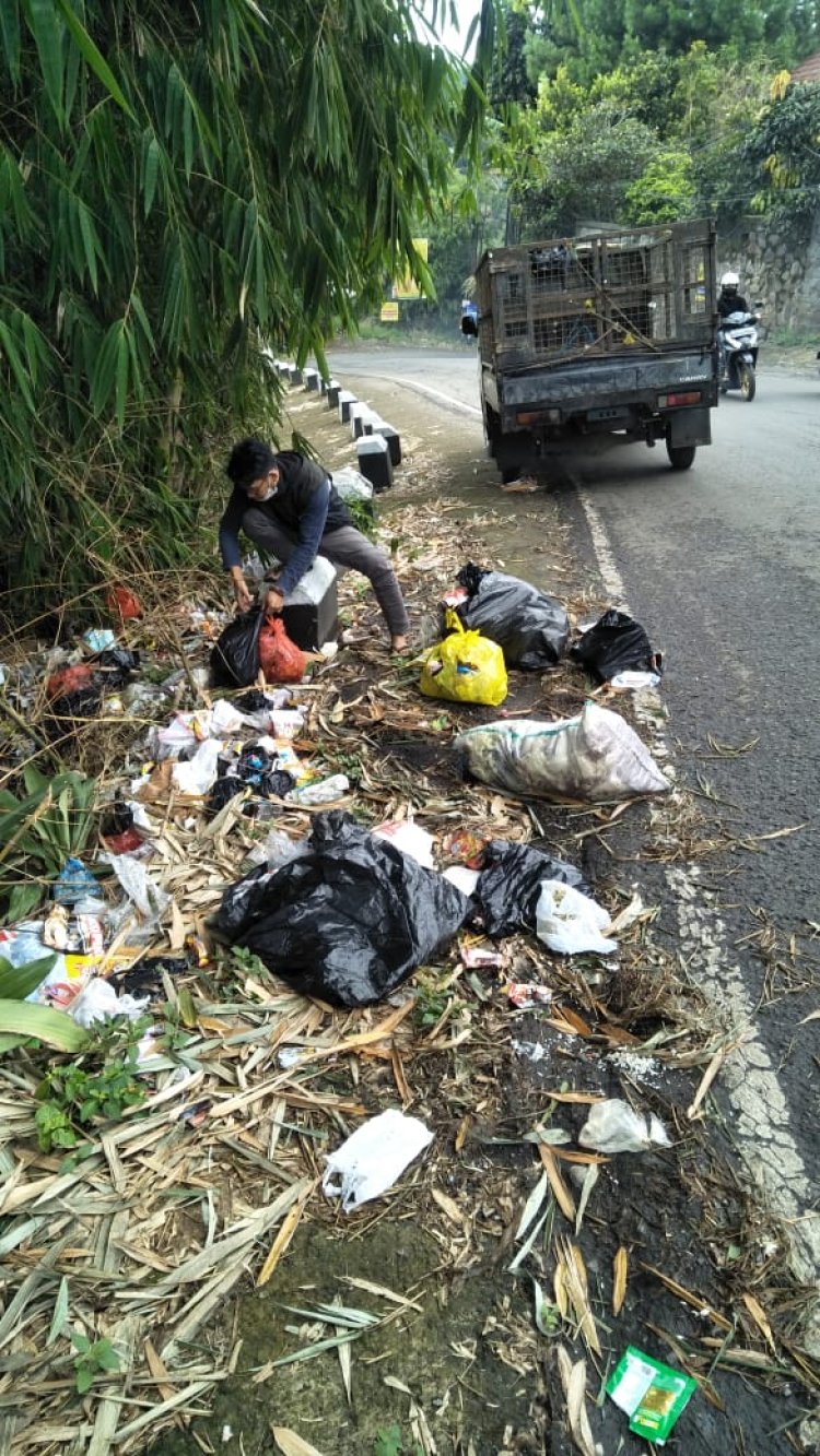 Kendala Sampah Menumpuk Usai Perayaan Malam Tahun Baru