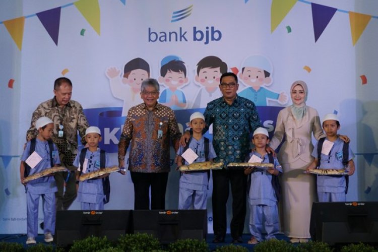 FOTO: bank bjb Gelar Khitanan Massal 250 Anak se-Bandung Raya