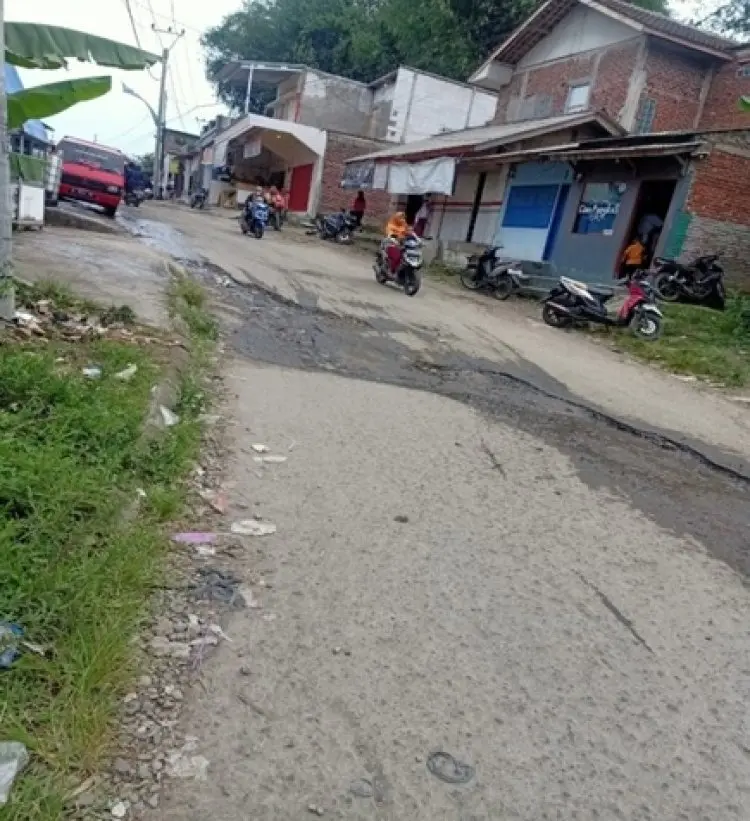 Jalan Akses Masuk Rusak Parah, Warga Perum ASI Ancam Gelar Demo