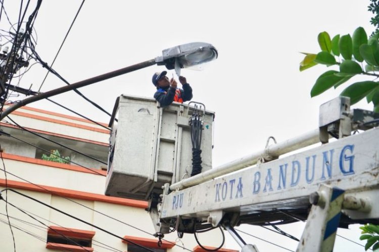 Dishub Bandung Bangun 3.534 Lampu Penerangan Jalan pada 2023