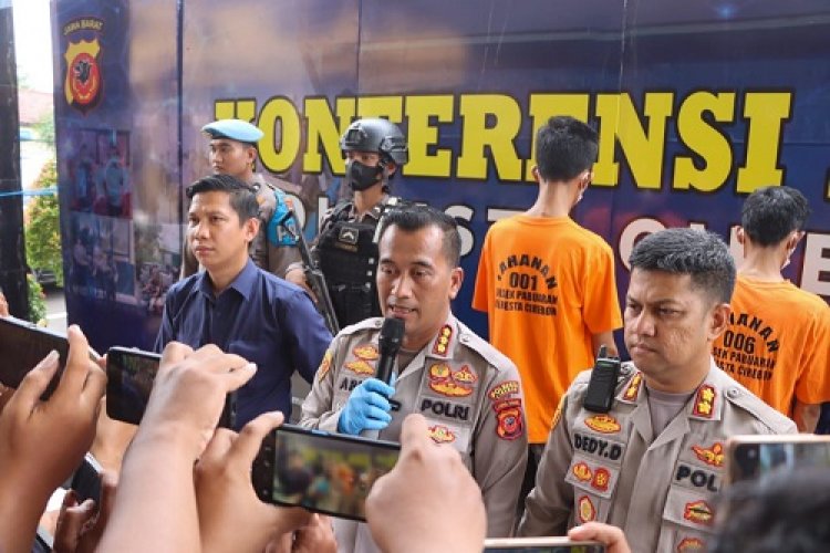 Tikam Korban Pakai Pisau, 2 Pelaku Curas di Cirebon Diringkus