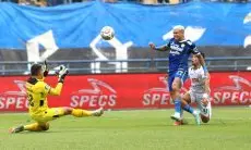FOTO: Persib Kalahkan PSS 2-0 di Stadion GBLA