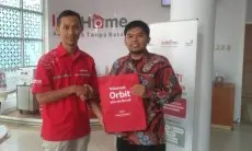 Wujud Apresiasi, IndiHome Jabar Berikan Modem Orbit ke Pelanggan Terpilih