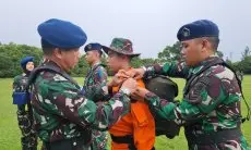 Kepala Dinas Operasi Lanud Suryadarma Buka Latihan Survival Dasar