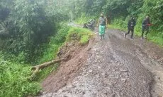 Longsor Talegong Gerus Jalan Penghubung 5 Desa di Garut